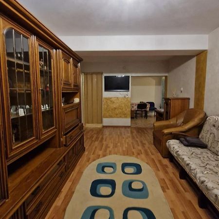 Apartament Victoria Apartment Targu Jiu Exterior photo