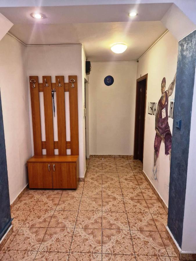 Apartament Victoria Apartment Targu Jiu Exterior photo