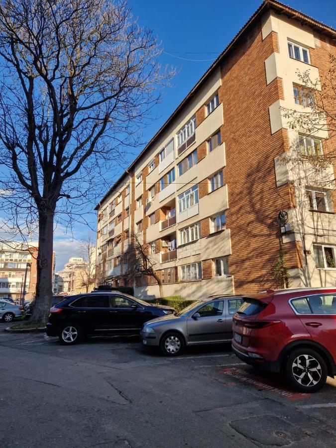Apartament Victoria Apartment Targu Jiu Exterior photo